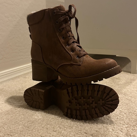Carlos Santana Glinda Brown Lace-Up Chunky Sweater Ankle Boots 10 NIB - Picture 6 of 12